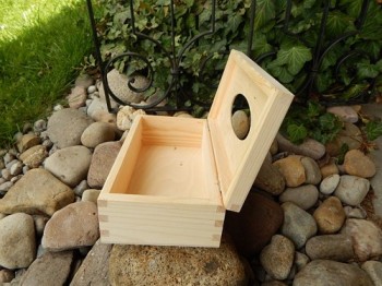 Dřevěná krabička na kapesníky obdelník otvírací