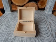 Dřevěná krabička 6 x 6,5 cm 