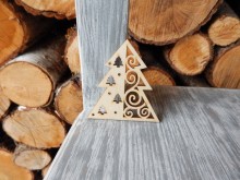 Dřevěný výřez stromeček ozdobný
