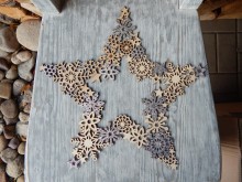 Hvězda závěsná dekorační přírodní s glitry 35 cm 
