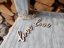 Dřevěné výřezy Love 18 ks