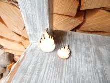 Dřevěný výřez plamínek 2 - 3 cm