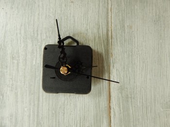 Hodinový strojek krátká hřídel mini kudrnaté ručičky