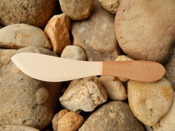 Nožík dřevěný