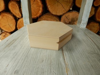 Dřevěná krabička bomboniérka malá