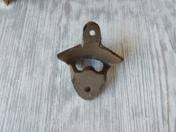 Antický kovový otvírák