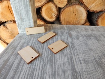 Dřevěný komponent obdelníček 1,5 x 4 cm 