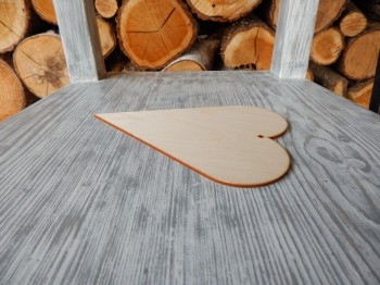 Dřevěné srdíčko podlouhlé 13 x 17 cm 