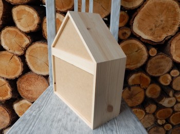 Dřevěná polička domek malý
