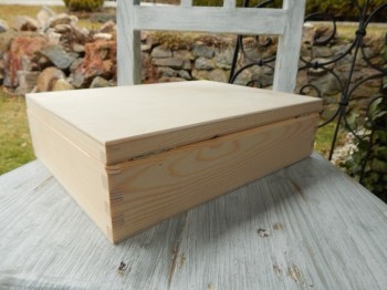 Dřevěná krabička na čaj 12 komor s kováním