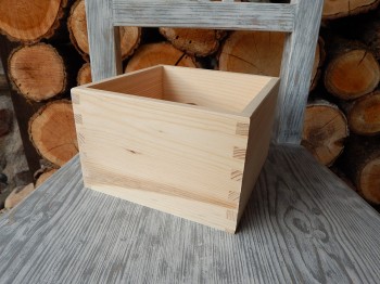 Dřevěná krabička čtverec 17 x 17 x 11 cm 