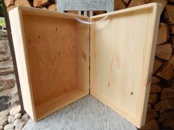 Dřevěná bednička zaoblená střední bez otvorů borovice