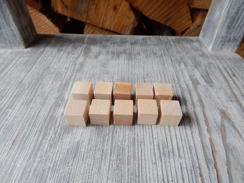 Kostky kreativní dřevěné přírodní 36 ks 1,5 cm