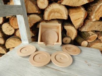 Dřevěný zásobník + 6 podložek masiv
