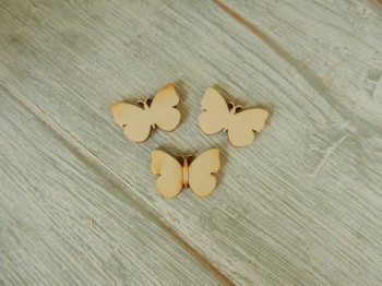 Dřevěný výřez motýlek maličký