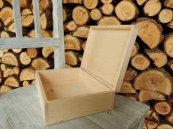 Dřevěná krabička velká 27,5 x 20,5 cm 