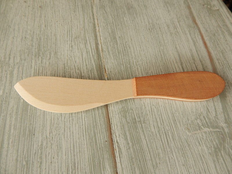 Nožík dřevěný