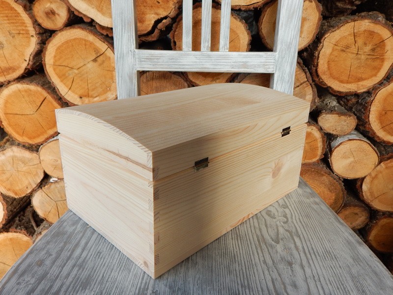 Dřevěná truhlička střední přírodní