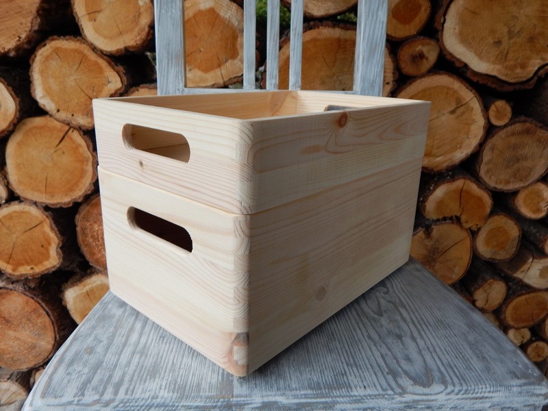 Dřevěný box malý otvory 