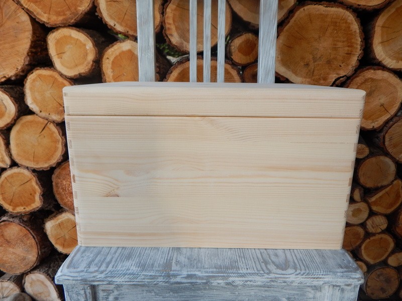 Dřevěná bednička velká zaoblená bez otvorů