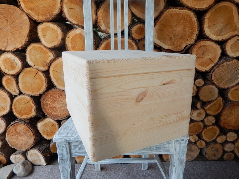 Dřevěná bednička velká zaoblená bez otvorů