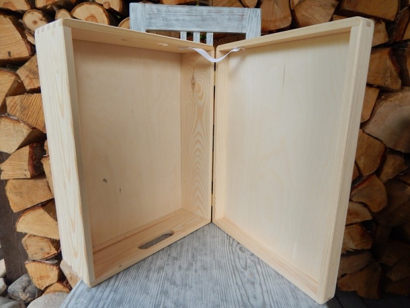 Dřevěná bednička střední s otvory