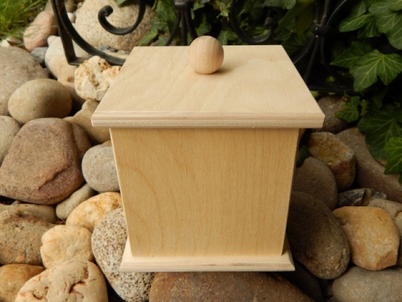 Krabička s pokličkou dřevěná
