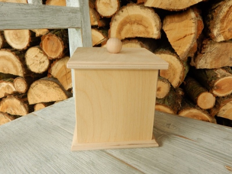 Krabička s pokličkou dřevěná