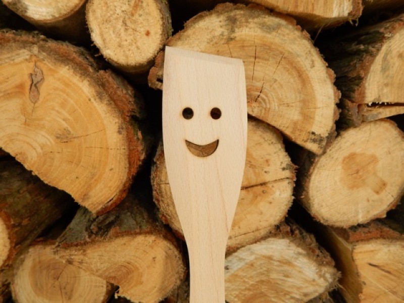 Dřevěná vařečka plochá smile 