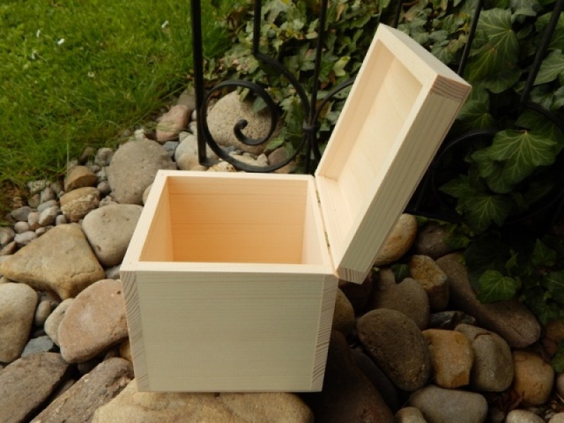 Dřevěná krabička 16 x 16 cm velká 