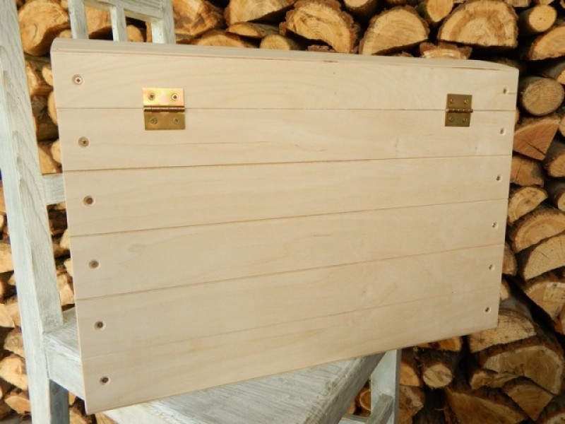 Dřevěná truhla střední - otvory 